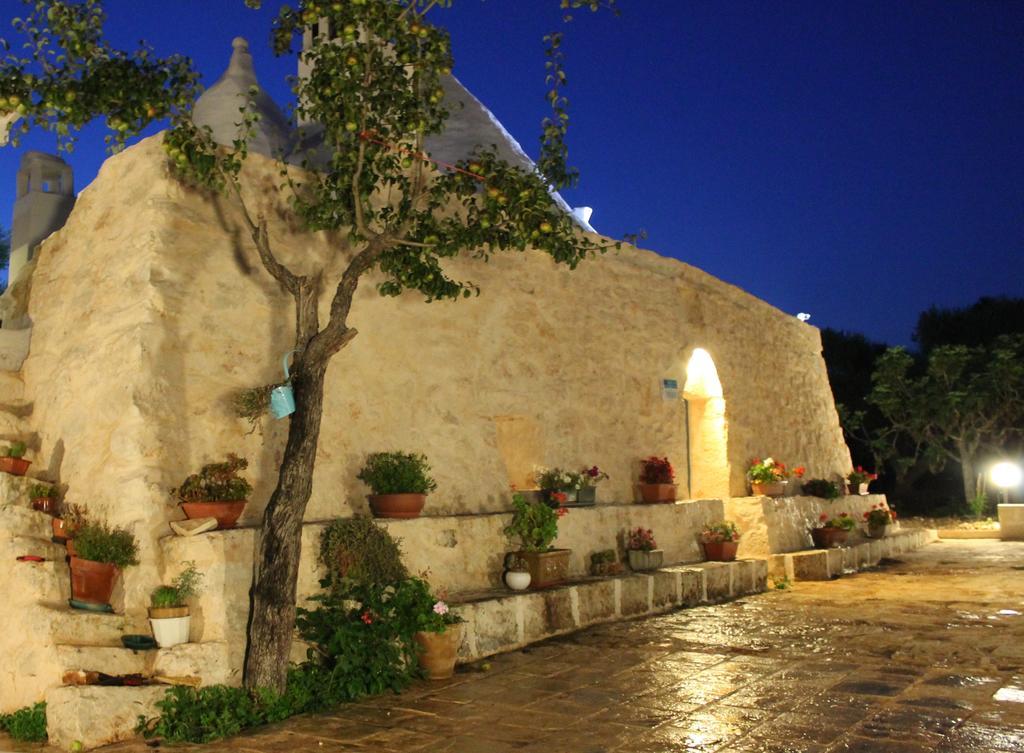 Trullo Tarantini Con Piscina Privata Apartment Latiano Стая снимка